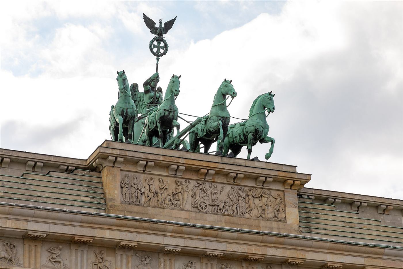 La cuadriga sobre la Puerta de Brandeburgo en Berlín