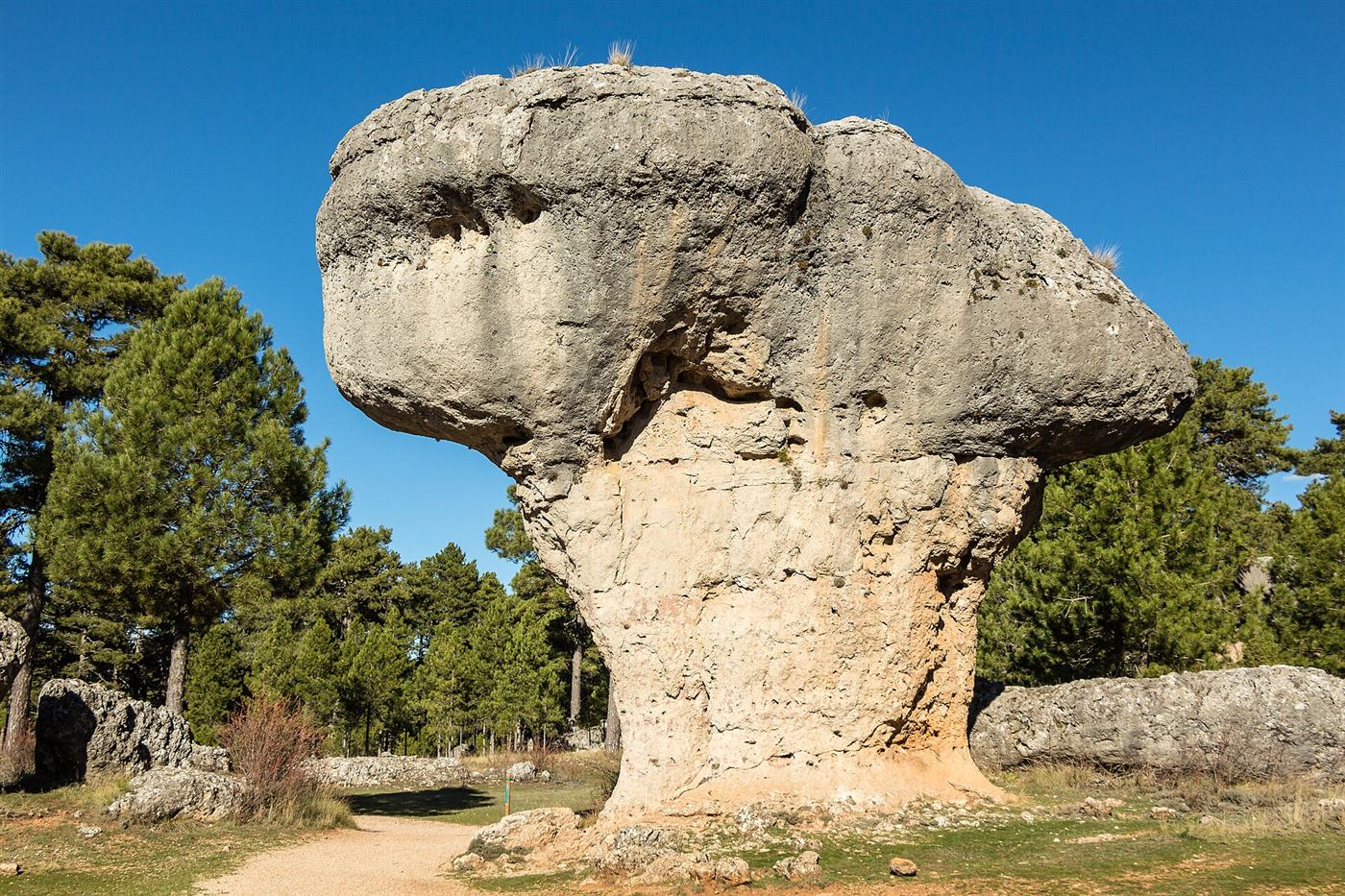 Una de las rocas con forma de seta de la Ciudad Encantada.