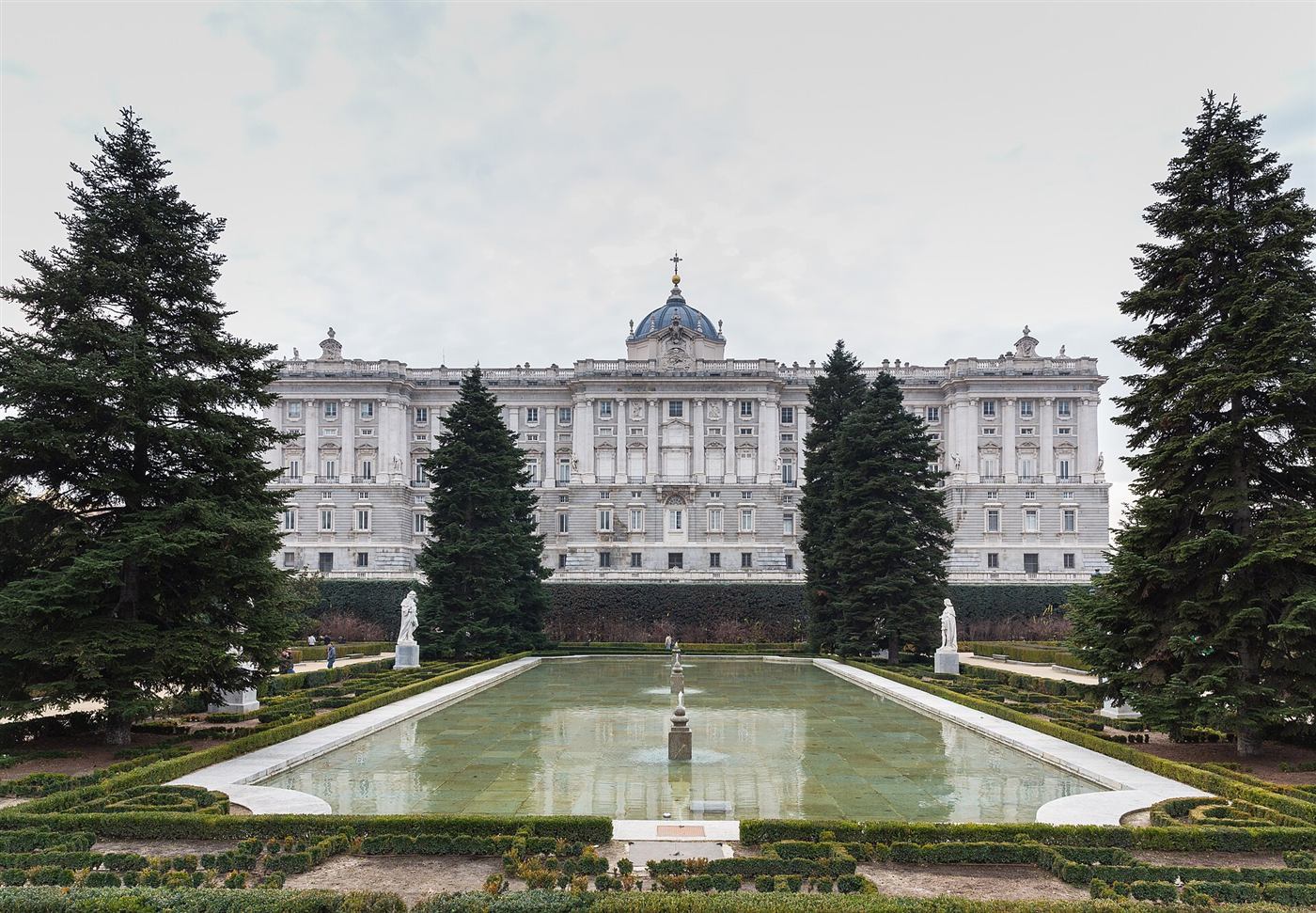 El Palacio Real de Madrid desde los jardines de Sabatini