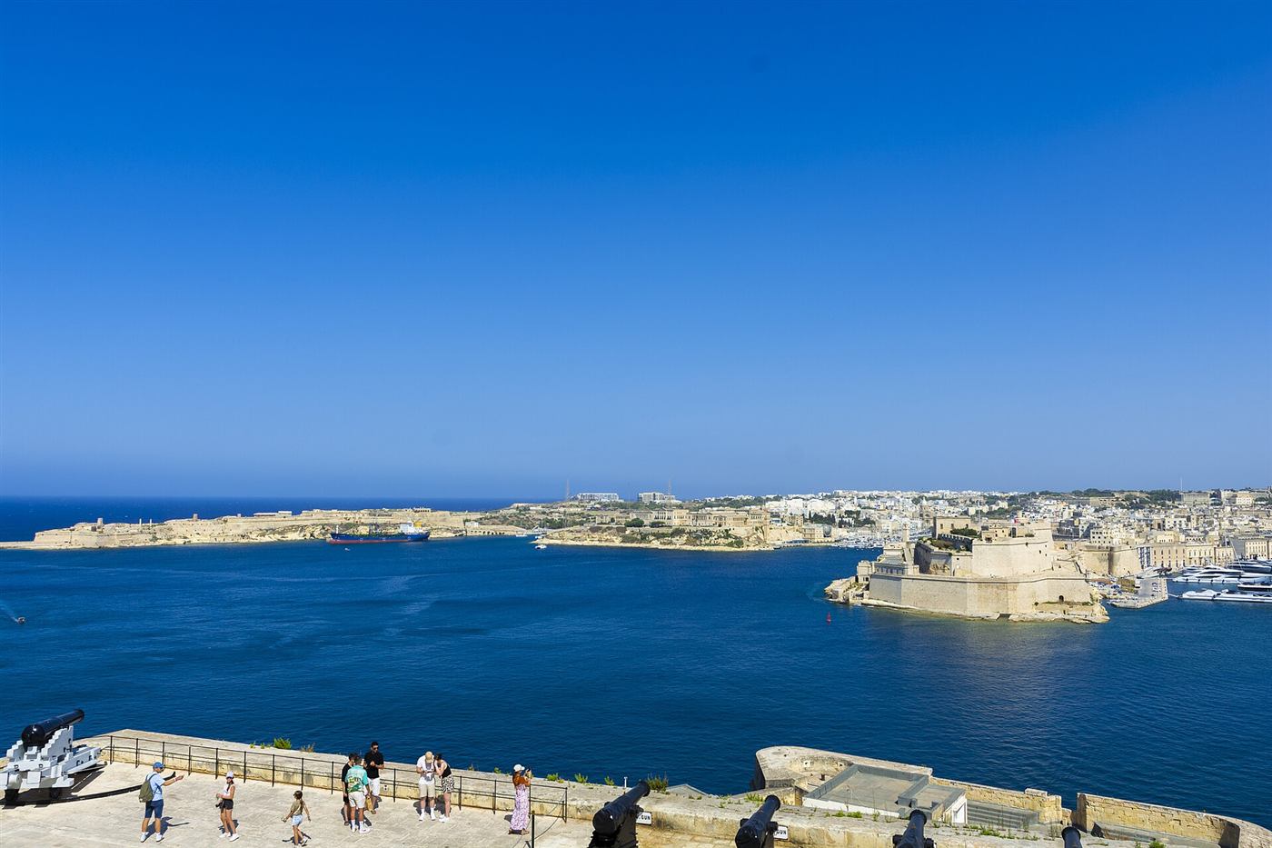 El Gran Puerto de La Valeta desde los jardines de Upper Barrakka