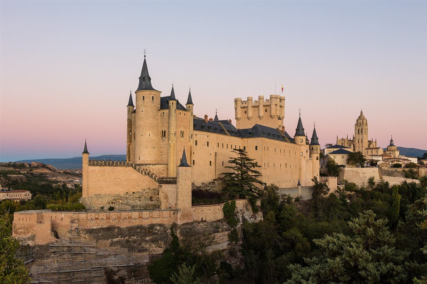 El Alcázar desde el valle